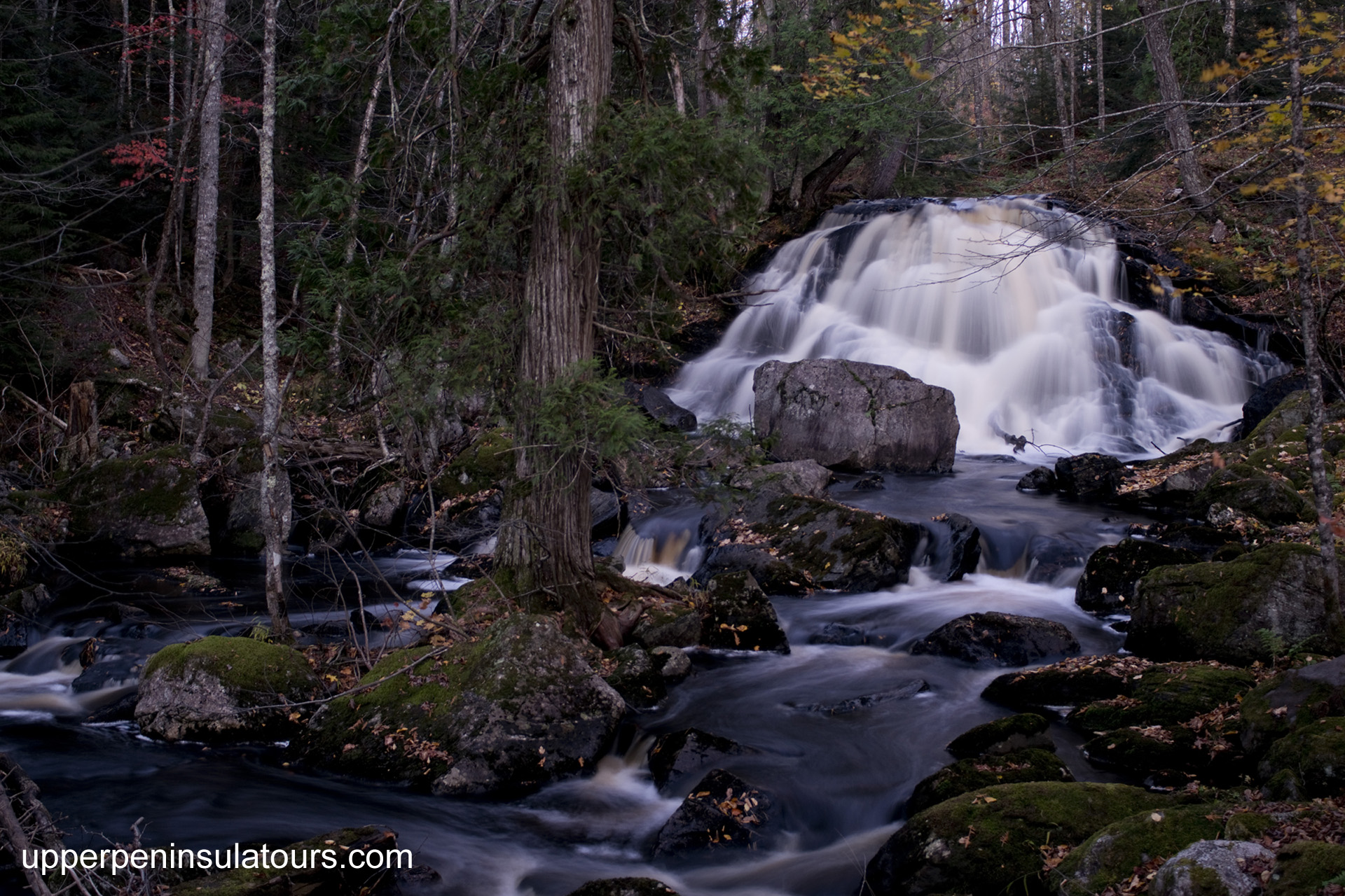 Lots a Waterfalls Tour, Upper Peninsula Tours.com