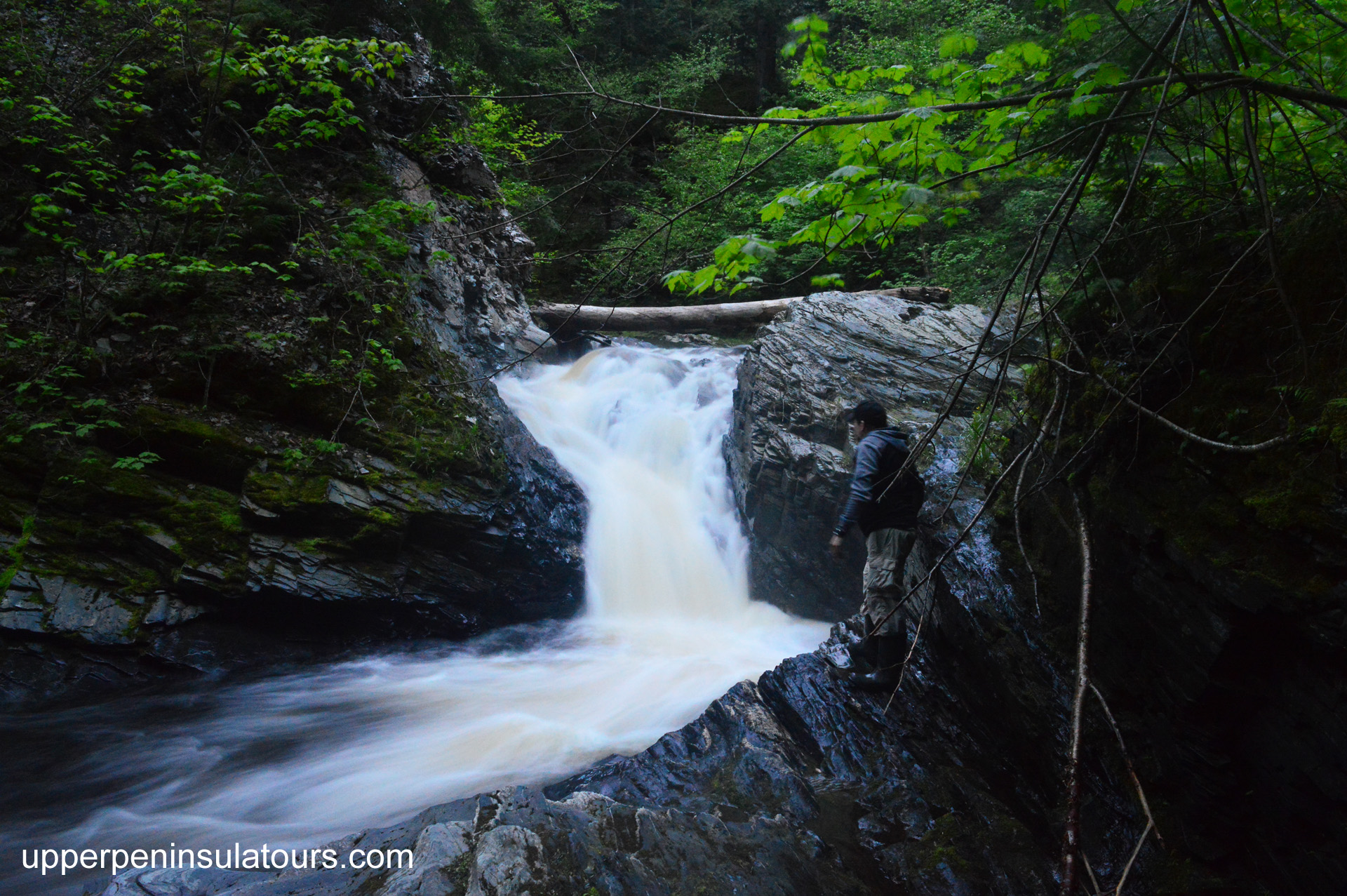 big ericks adventure tour - upper peninsula tours